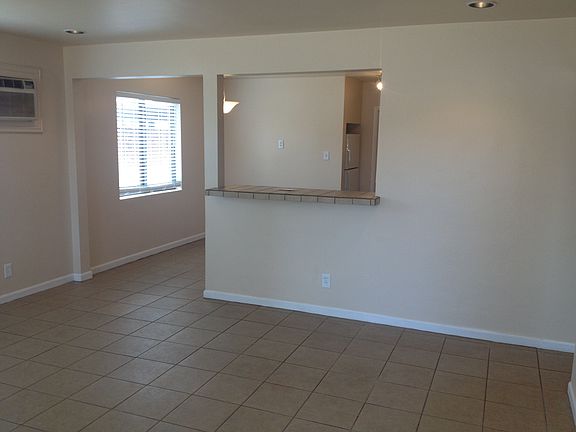 2nd image of 2211 W Clarendon Ave