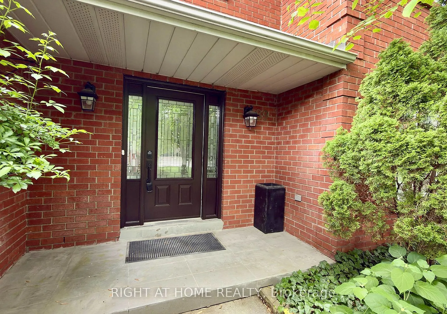 6 bed, $8,900 — Photo 4