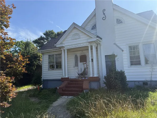 105 S 5th St, Easley, SC 29640
