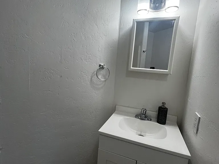 1030 Joy Ln — Photo 20