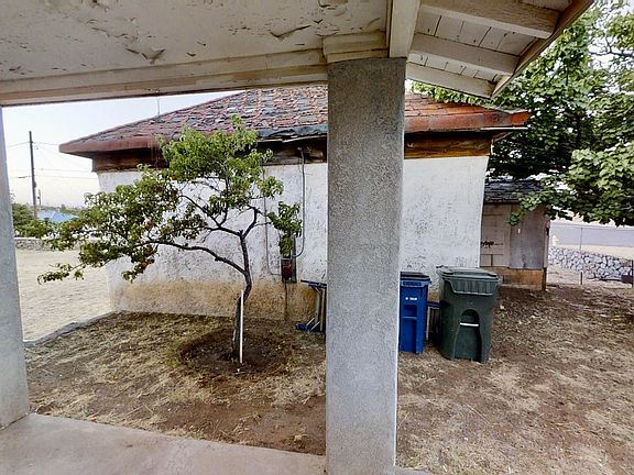 5th image of 710 N Swan St #700