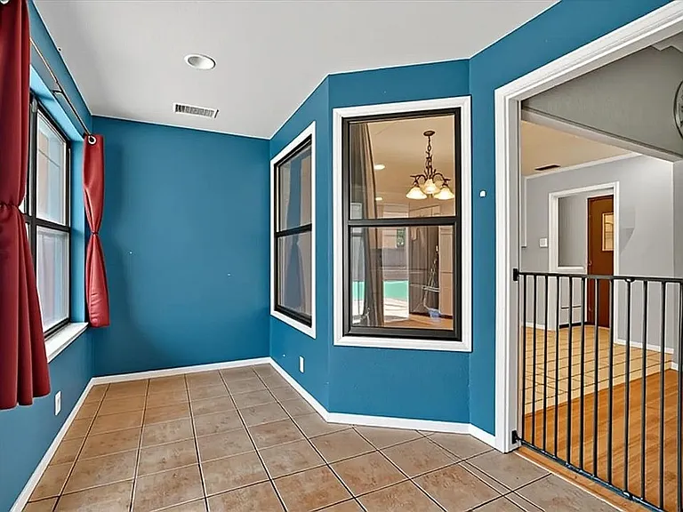 834 S Ridgeway Dr — Photo 4