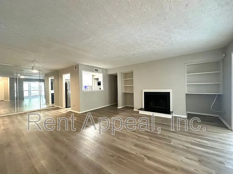 1 bed, 1.0 bath, 1010 sqft, $1,500 — Photo 4