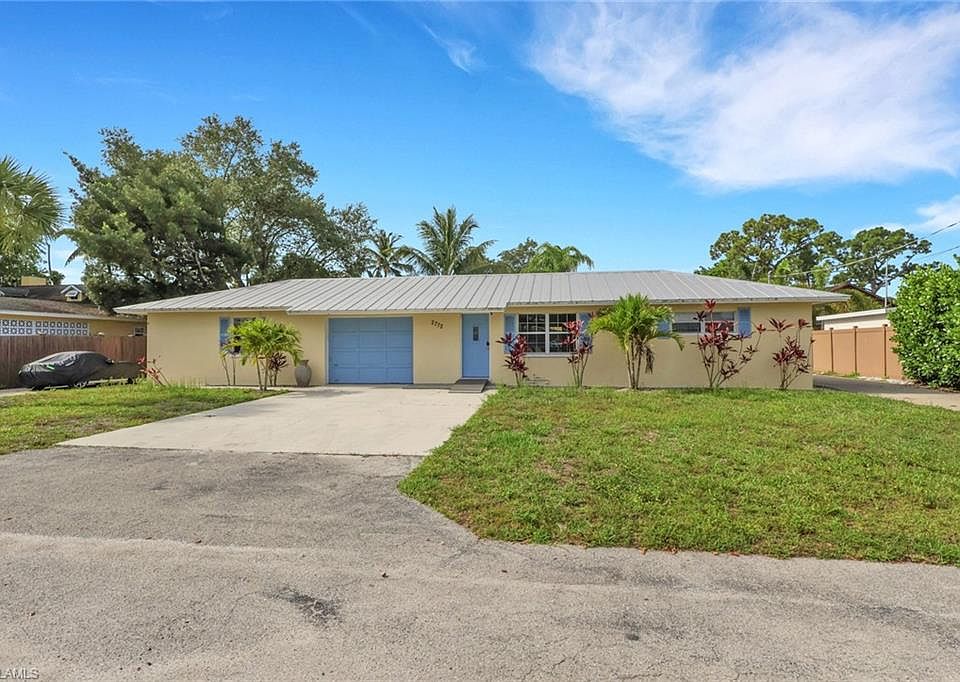 1st image of 2772 Riverview Dr