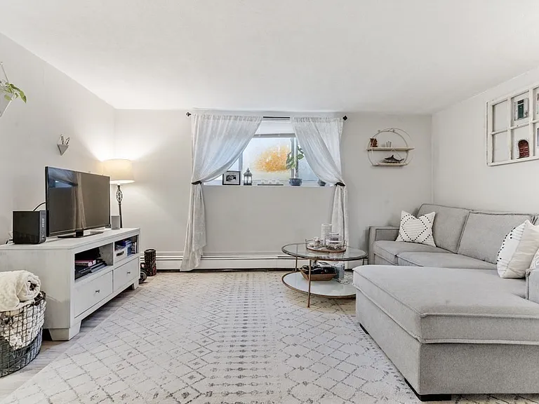 16 Bryon Rd #2 — Photo 9