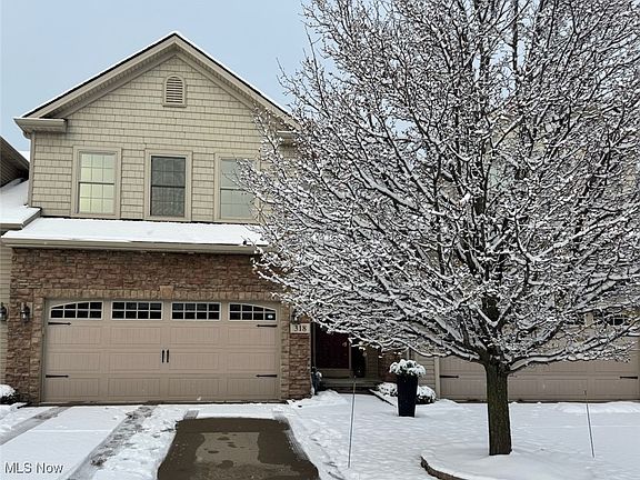 2nd image of 318 Lakewick Ln