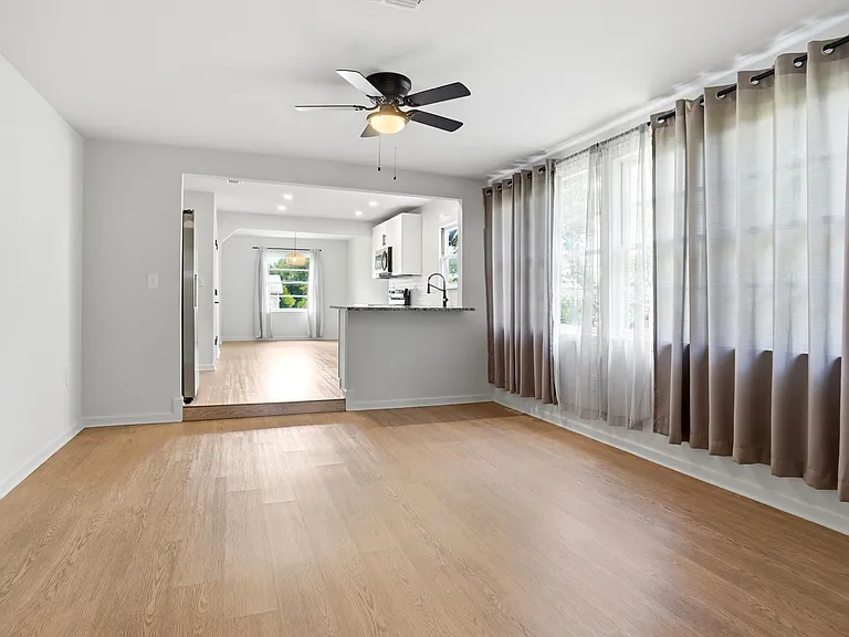 209 Westfork Dr — Photo 5