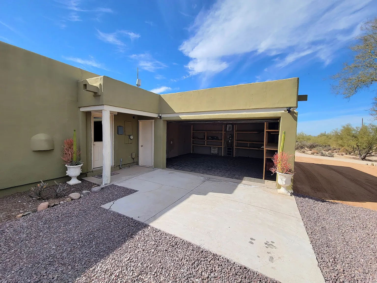 4 bed, 2800 sqft, $3,000 — Photo 3
