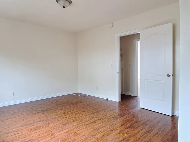 1340 W 85th St #3 — Photo 13