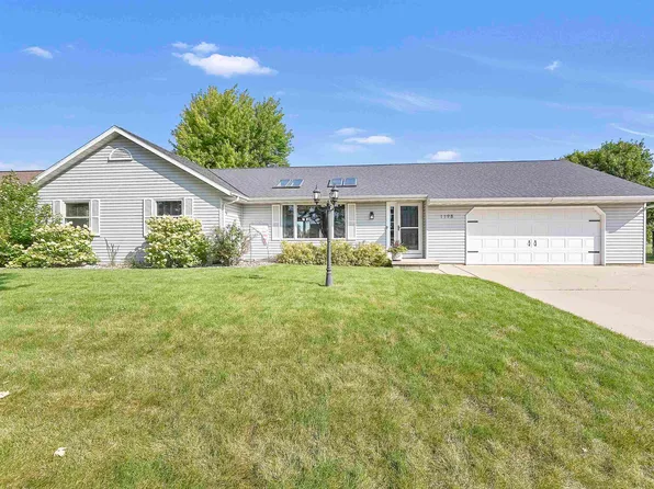 1198 Meadow View Ln, De Pere, WI 54115