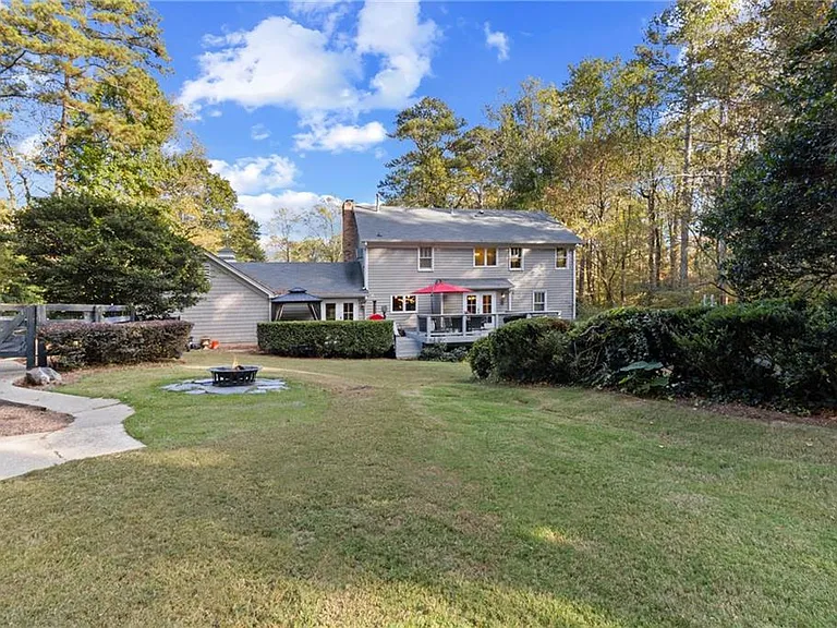 1532 Huntingdon Trl — Photo 35