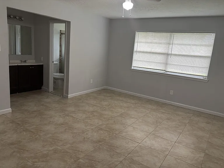 10446 Towneview Dr — Photo 8