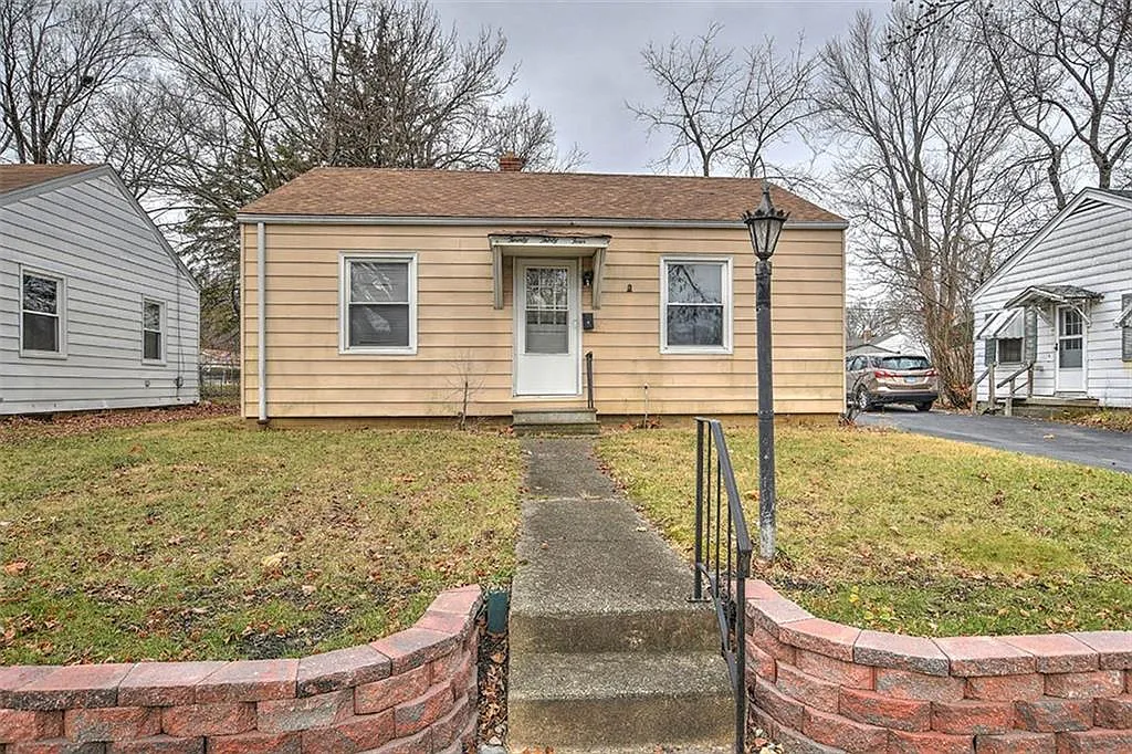 2034 E Whitmer St photo 1