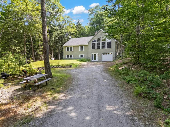 63 Hancock Road, Raymond, ME 04071
