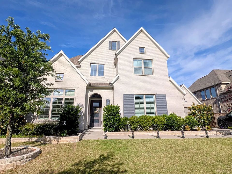 8933 Frostweed Rd