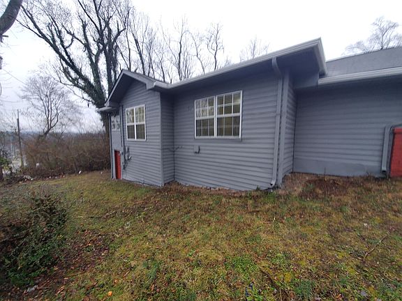 2nd image of 3801 Selma Ave