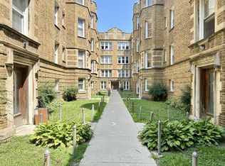 1640 W Pratt Blvd #A2, Chicago, IL 60626
