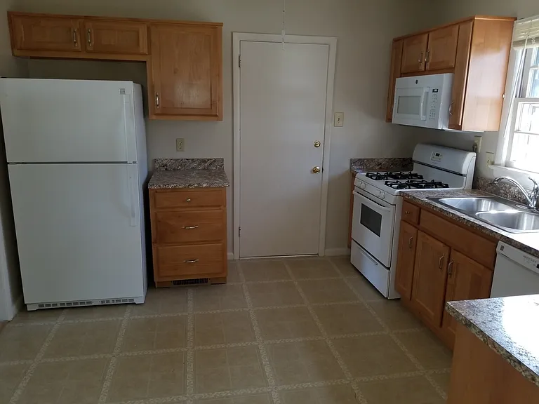 12 Clemwood Pkwy — Photo 4
