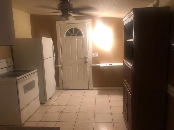 4th image of 8923 N Lynn Ave