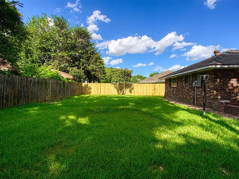 7410 Sawmill Trl — Photo 16