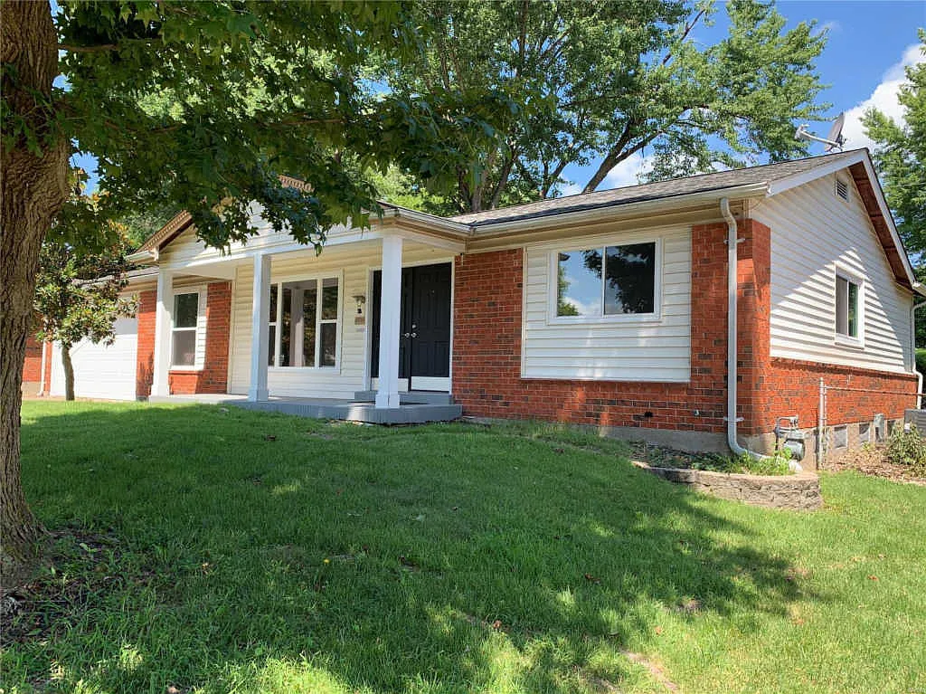 2735 Chelsea Dr photo 1