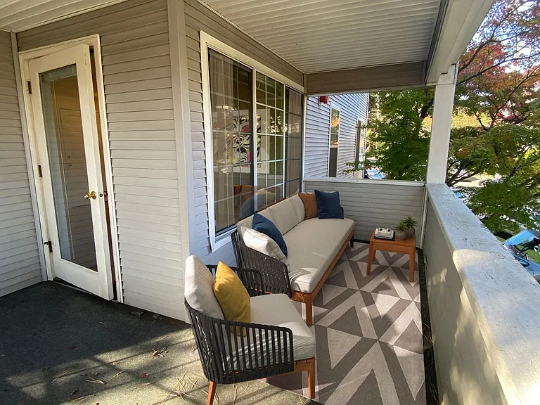 5307 Live Close To University Village And Uw! — Photo 25