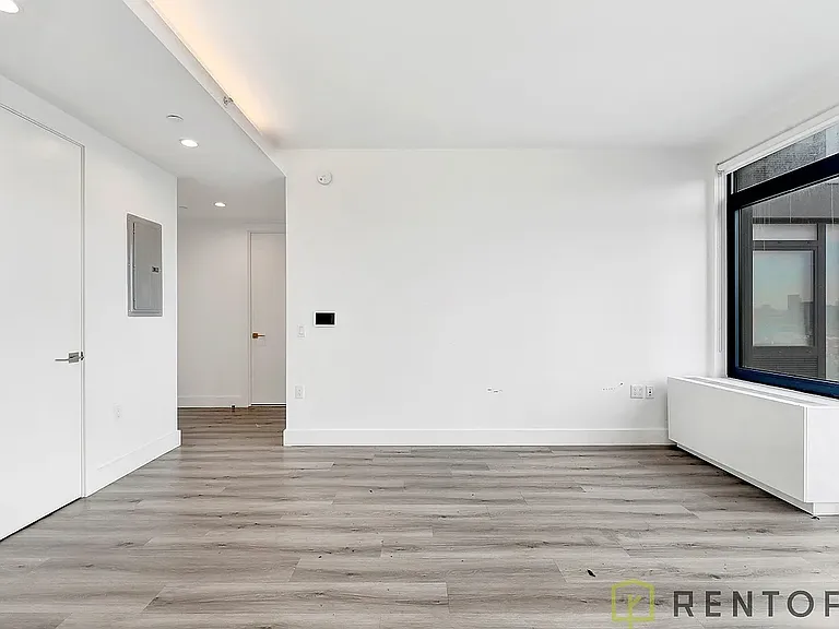 224 E 135th St #1401 — Photo 8