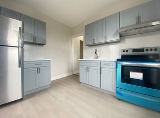 25-75 42nd St #4, Astoria, NY 11103