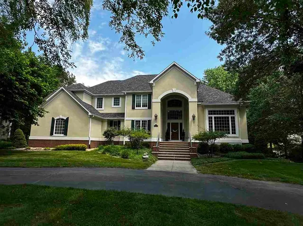 3686 Forest Gate Dr NE, Iowa City, IA 52240