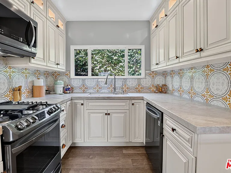 9001 Lloyd Pl — Photo 14