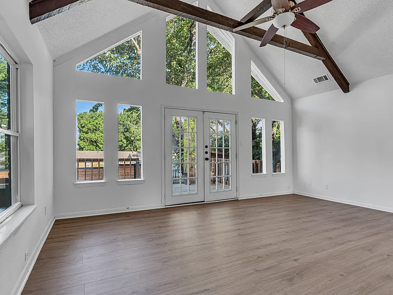 508 Whittle Way — Photo 9