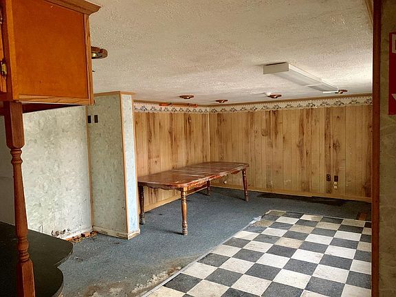 4th image of 126 Shumate St
