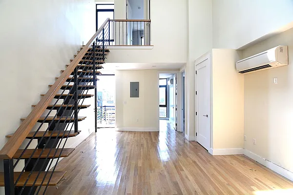 Rented by Hagstrom Management Inc | media 22