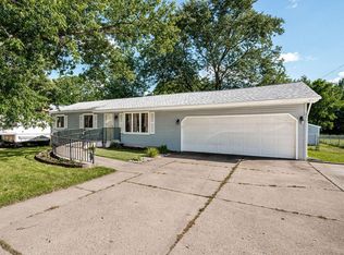 1415 Pierce Rd, Lansing, MI 48910