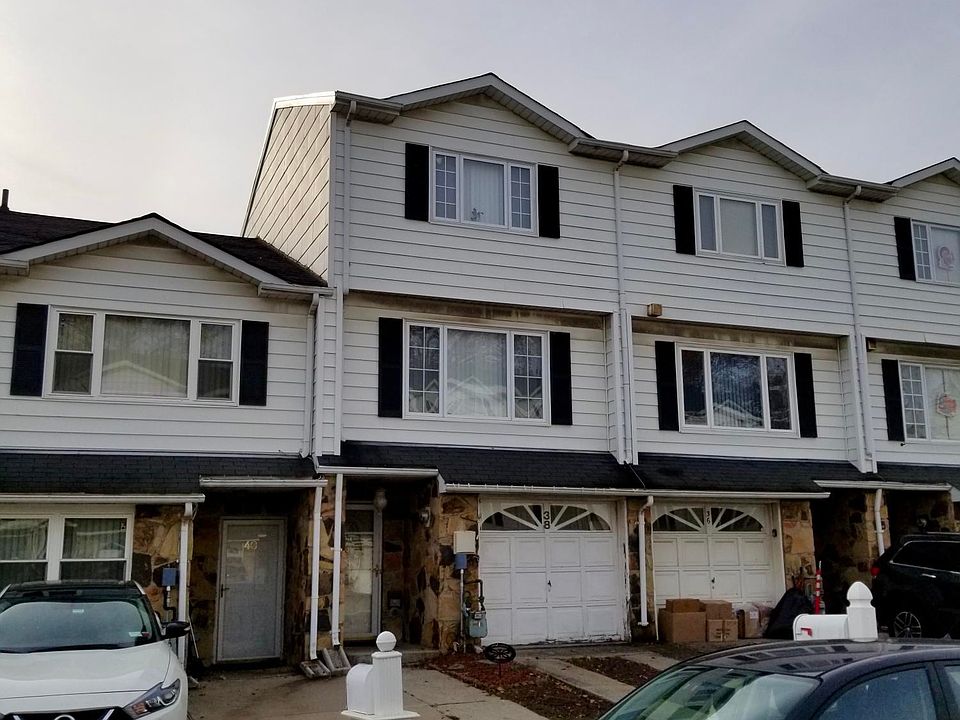 1st image of 38 Carlyle Grn