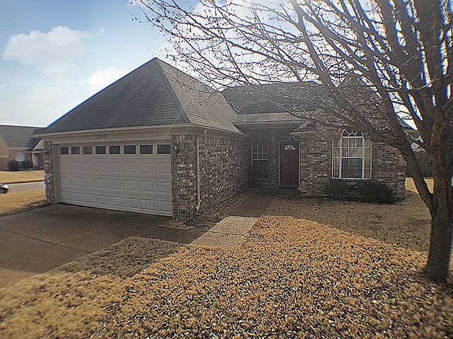 1st image of 200 Garden Springs Dr