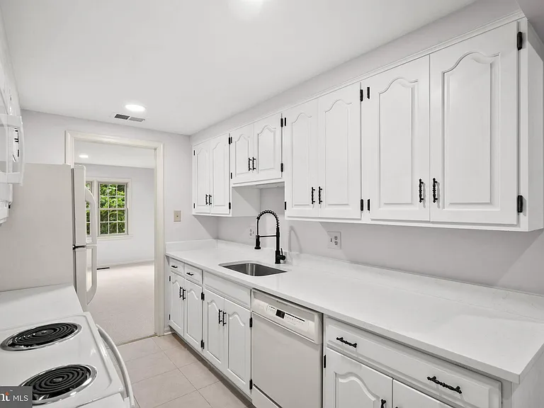 6056 Morgan Ct — Photo 18