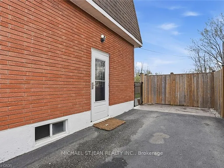 282 Roach Ave — Photo 38
