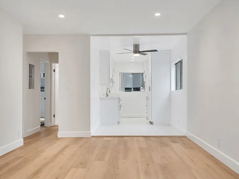 220 S Gale Dr #5 — Photo 3