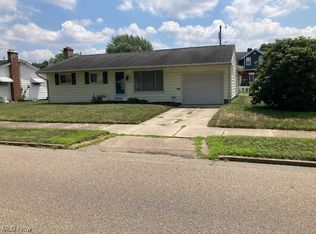 224 E Slingluff Ave, Dover, OH