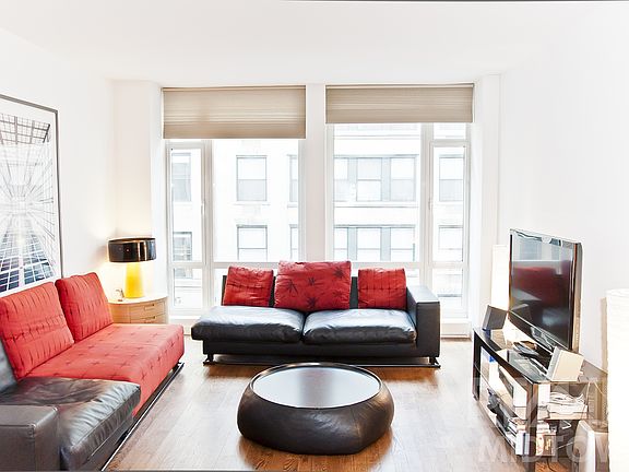 5th image of 133 W 22nd St APT 6C