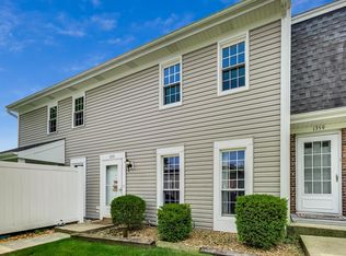 1355 Thames Ter, Roselle, IL 60172