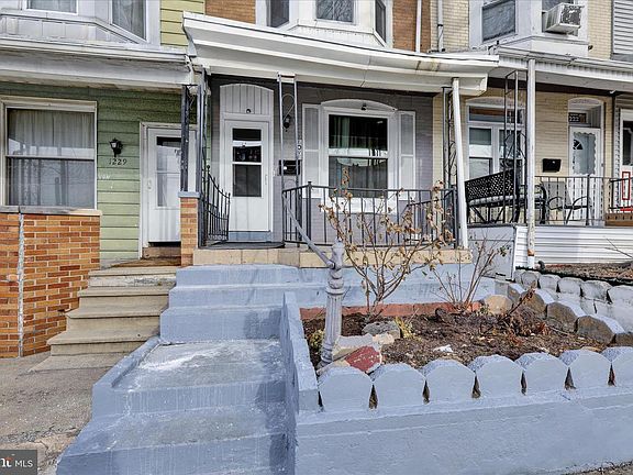 4th image of 1231 Perry St