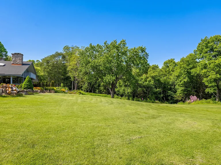 250 Westledge Dr — Photo 39
