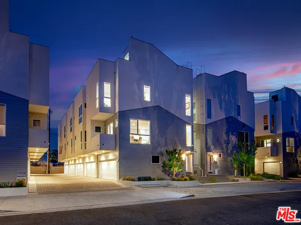 10919 1/2 Otsego St, North Hollywood, CA 91601