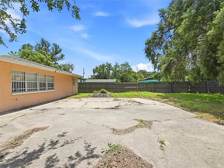 808 S Ivey Ln — Photo 21