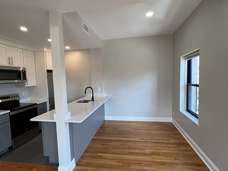 557 Columbus Ave #402 — Photo 22