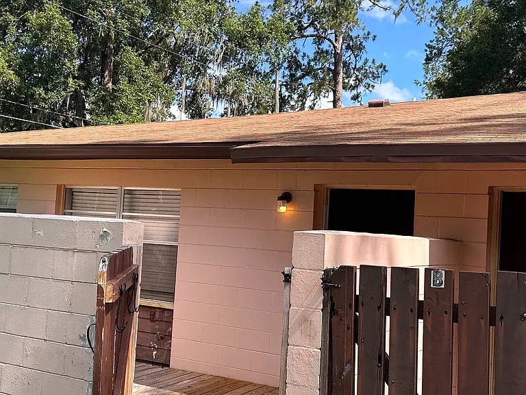 3700 SW 29th Ter #B — Photo 1