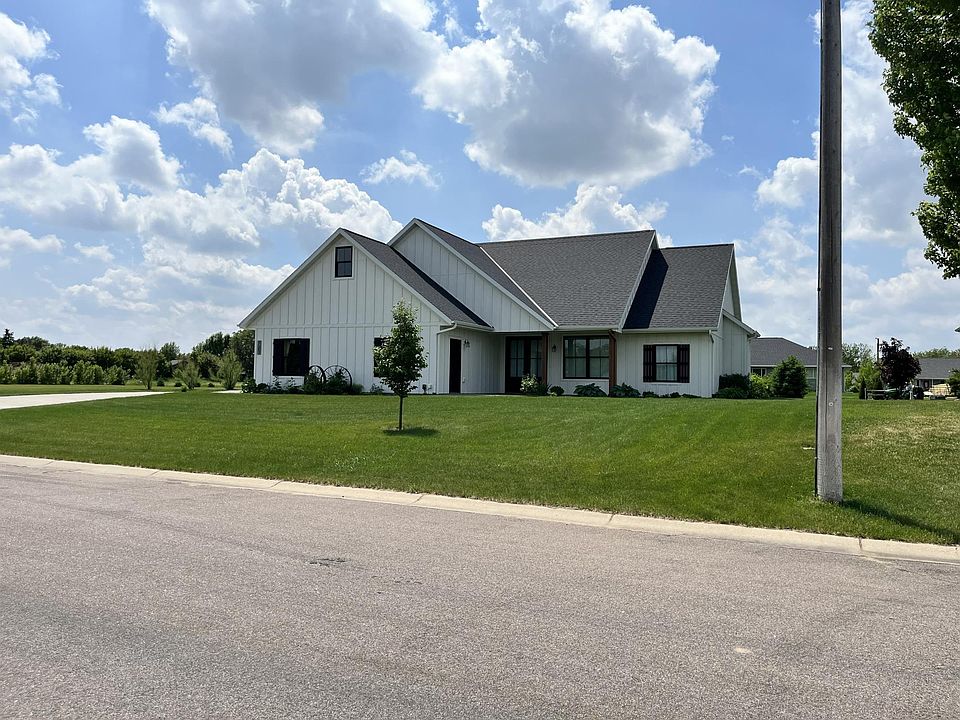 1st image of 721 Saint James Cir