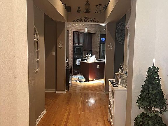 4th image of 5213 Forest Lawn Dr
